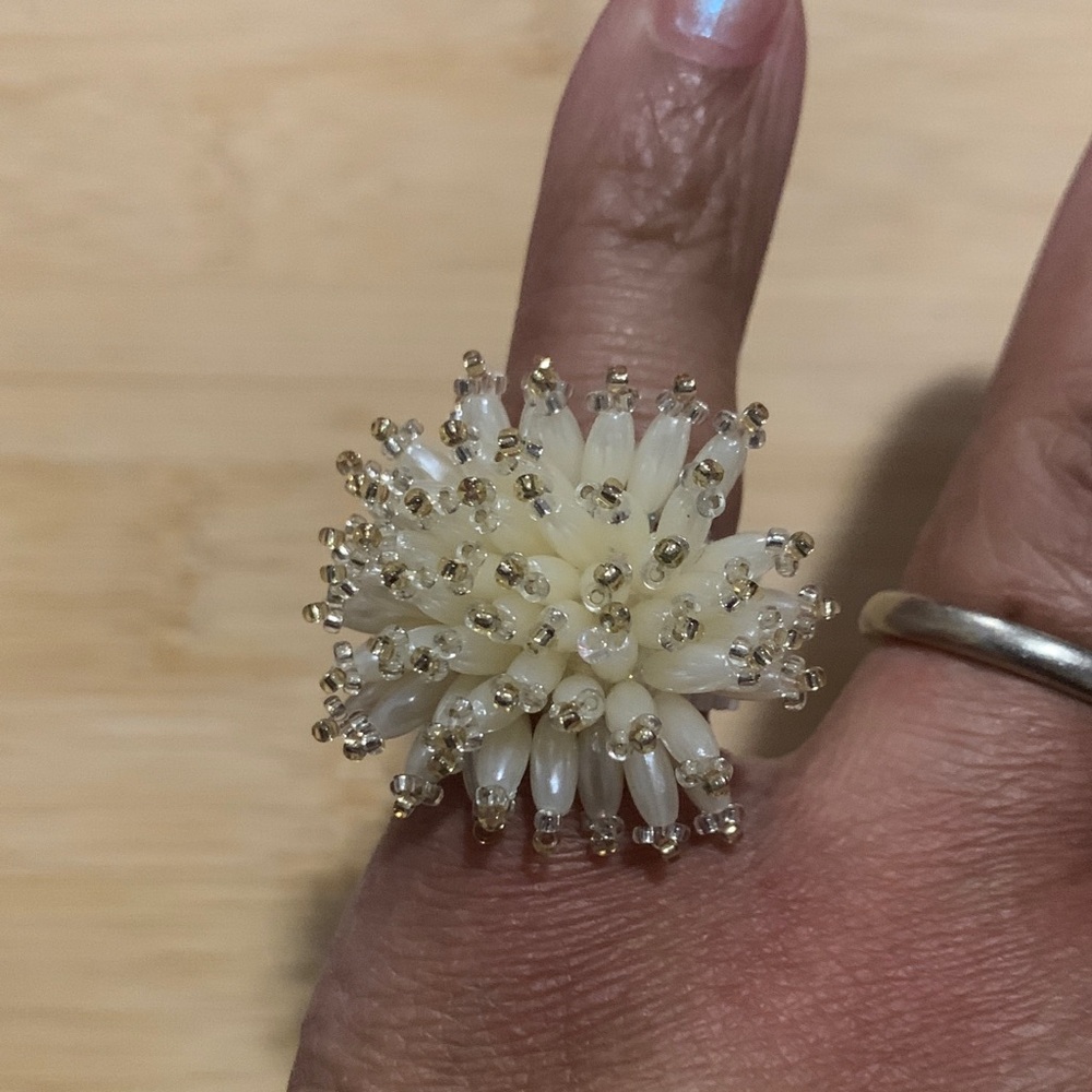 Elegant Gold and Cream Floral Beaded Ring